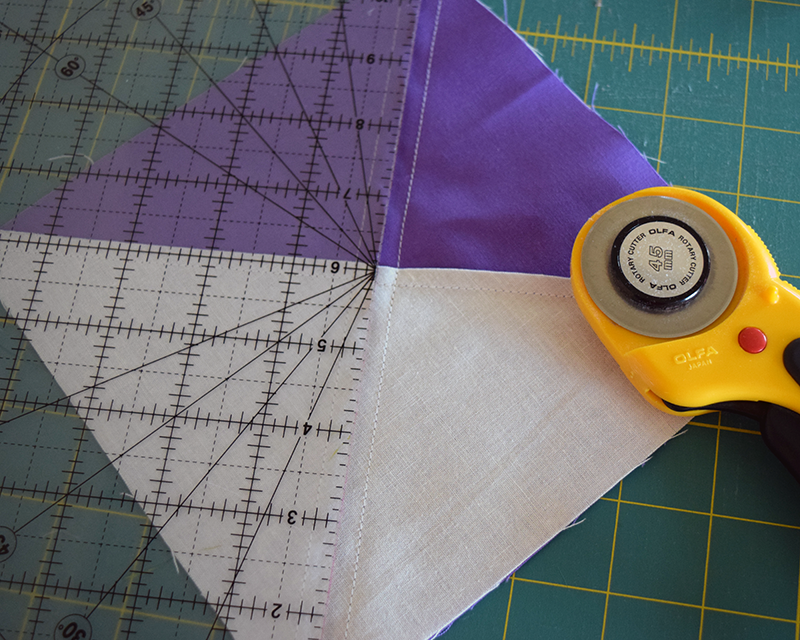 Make This Quarter Square Triangle Block Tutorial The Cloth Parcel